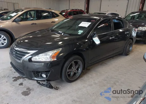 2015 Nissan Altima 2.5 S из США, поврежденный, VIN 1N4AL3AP2FC457608
